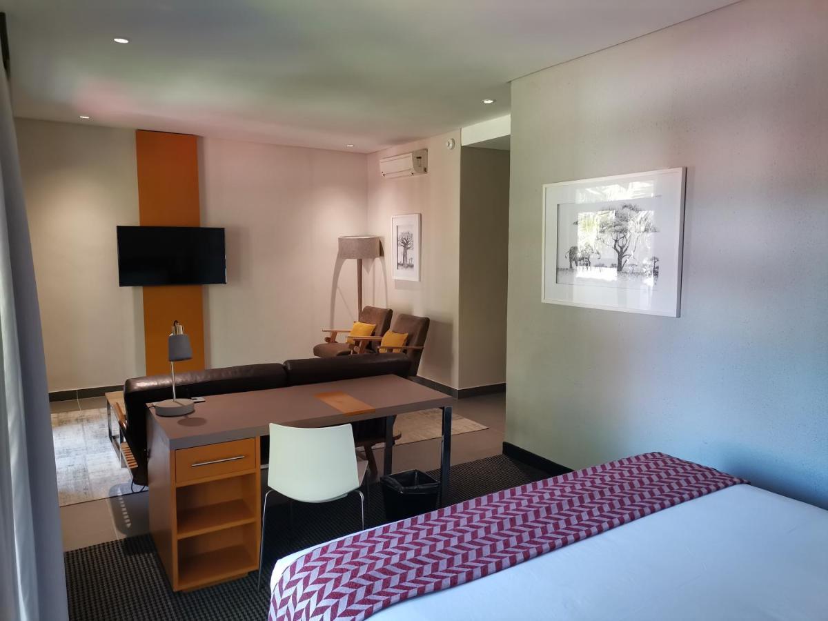 Garden Court Polokwane Hotel ภายนอก รูปภาพ