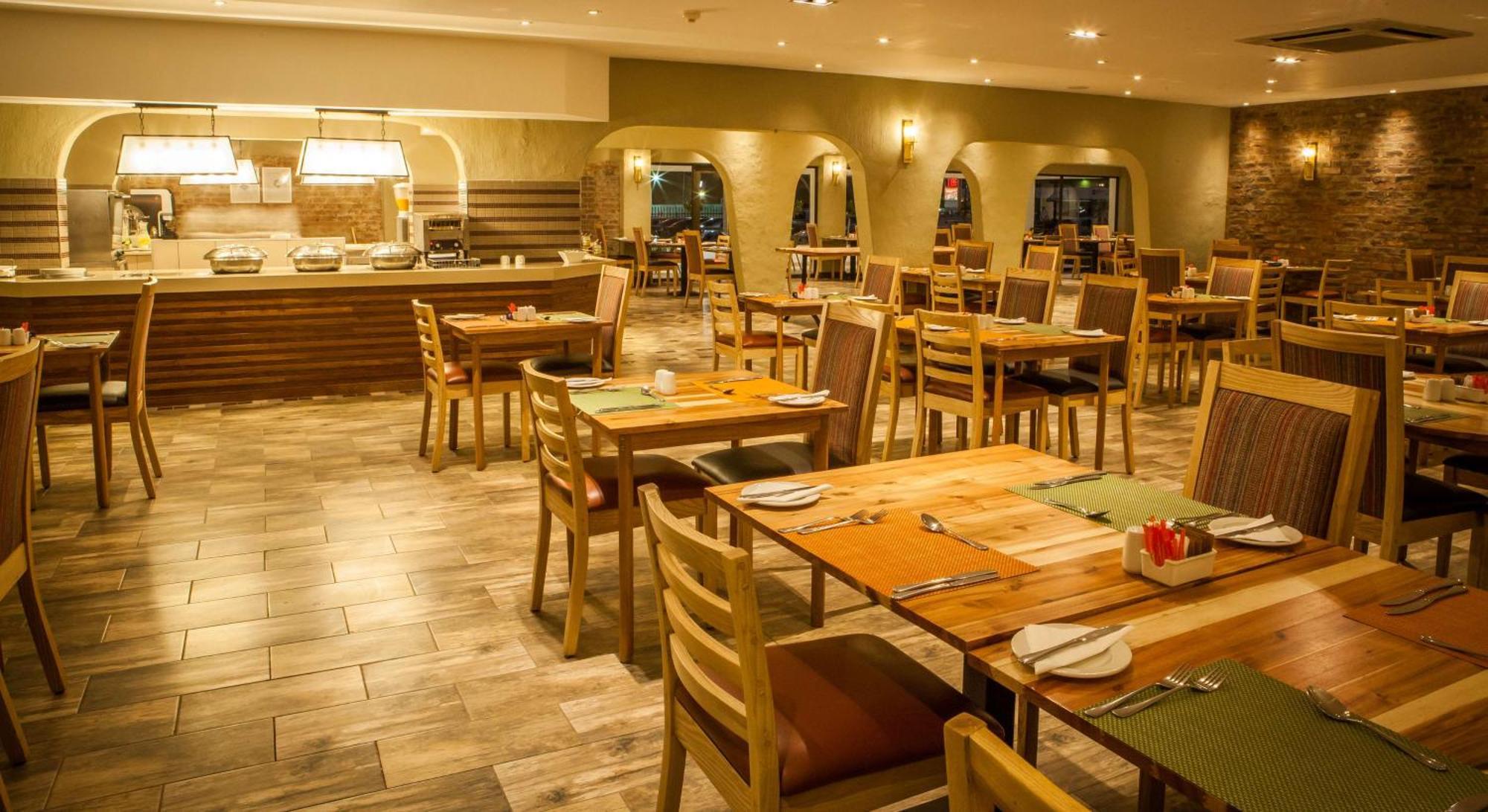 Garden Court Polokwane Hotel ภายนอก รูปภาพ